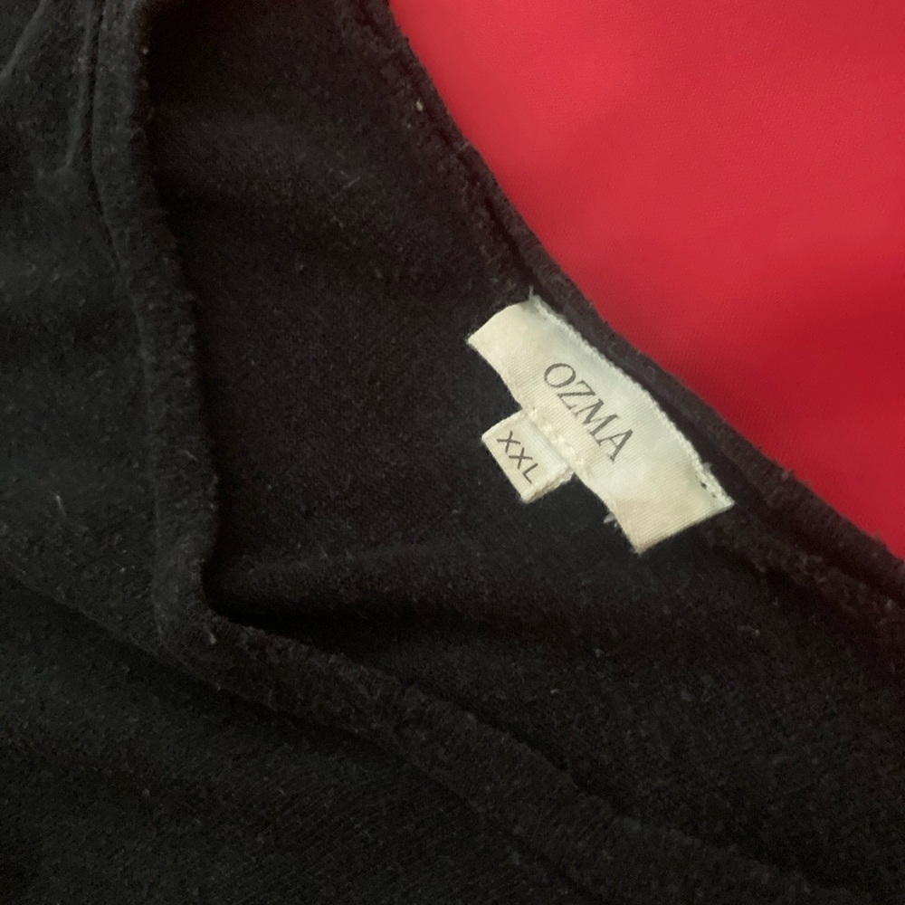OZMA Elegant Black Knit Top XXL (more like medium, cropped)